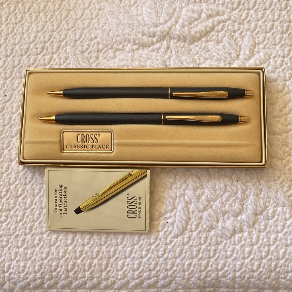 Vintage Classic Cross black/gold pen and pencil set. Unisex
